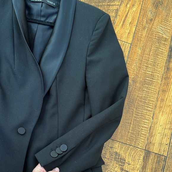 NWOT tuxedo blazer lined in satin black Elegant Black Suit Jacket size m - Picture 3 of 5